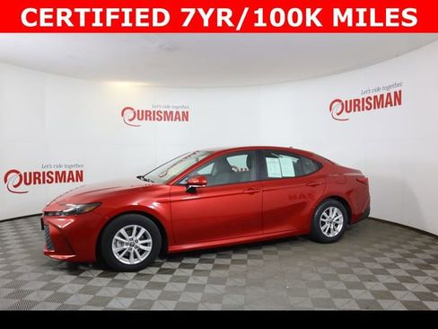 Used 2025 Toyota Camry LE image 8