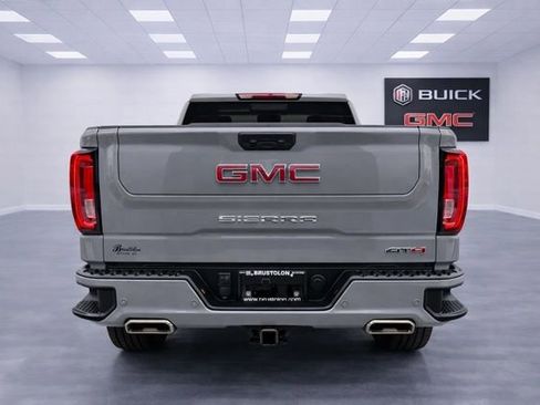 Used 2025 GMC Sierra 1500 AT4 w/ AT4 Preferred Package image 9