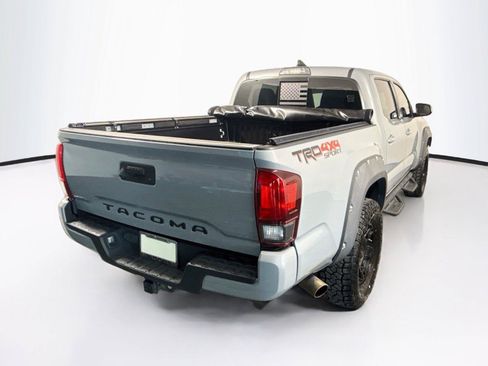 Used 2019 Toyota Tacoma TRD Sport AWD/4WD image 5