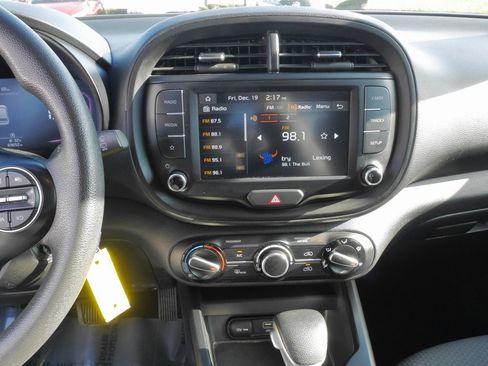 Used 2023 Kia Soul LX w/ Option Group 015 image 27