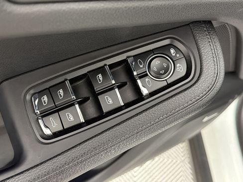 Certified 2021 Porsche Macan AWD/4WD image 13