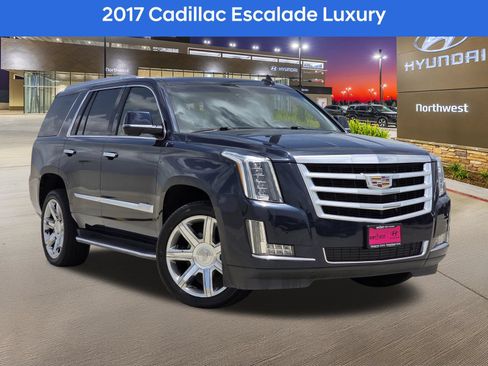 Used 2017 Cadillac Escalade Luxury RWD image 1
