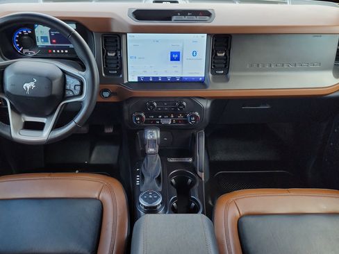 Used 2024 Ford Bronco Outer Banks AWD/4WD image 15