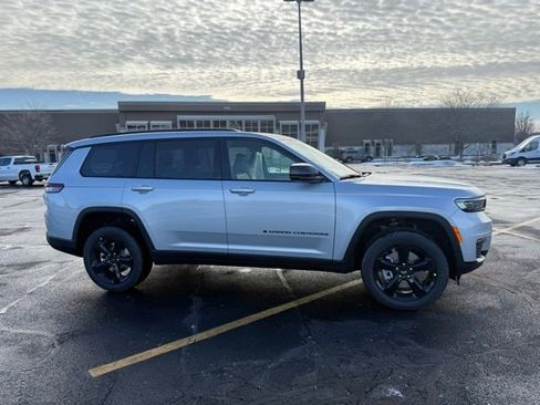 New 2025 Jeep Grand Cherokee L Limited w/ Black Appearance Package image 3