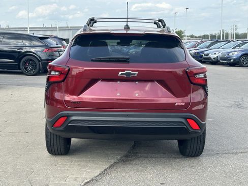 Used 2024 Chevrolet Trax RS w/ Sunroof Package image 6