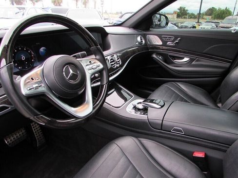 Used 2018 Mercedes-Benz S 560 Sedan image 9