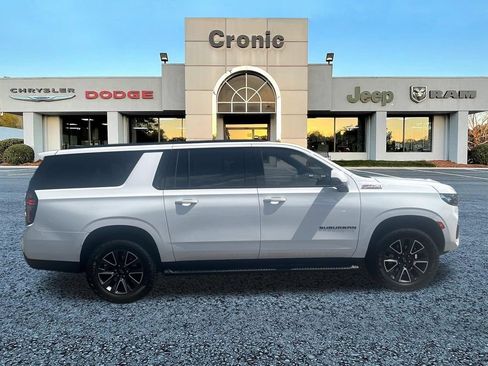 Used 2024 Chevrolet Suburban Z71 w/ Luxury Package AWD/4WD image 2