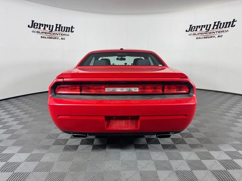Used 2014 Dodge Challenger R/T RWD image 8