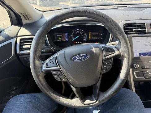 Used 2020 Ford Fusion SE FWD image 22