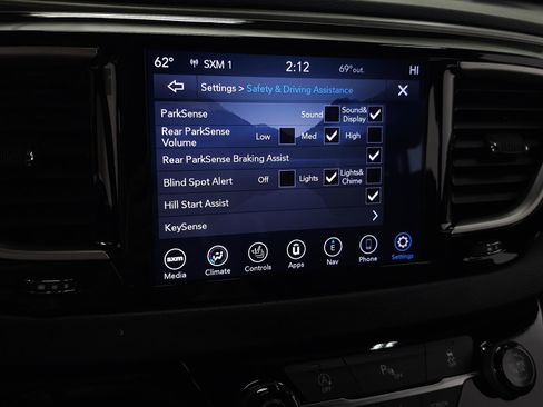 Used 2020 Chrysler Pacifica Touring-L w/ Premium Audio Group AWD/4WD image 22