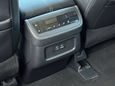 Certified 2023 Nissan Pathfinder SL FWD image 14