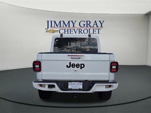 Used 2021 Jeep Gladiator Overland image 4