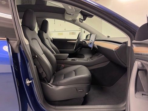 Used 2024 Tesla Model Y Long Range AWD/4WD image 14