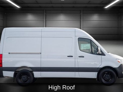 Used 2025 Mercedes-Benz Sprinter 2500 image 7