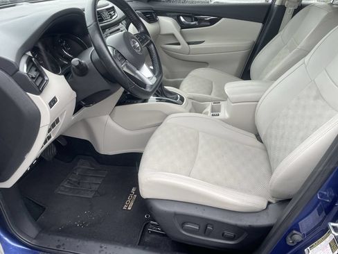 Used 2022 Nissan Rogue Sport SV w/ Technology Package AWD/4WD image 9