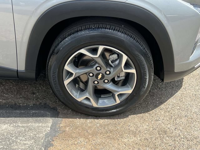 Certified 2024 Chevrolet Trax LT w/ Driver Confidence Package FWD image 8