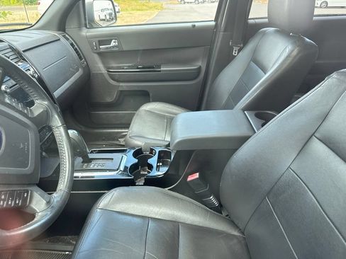 Used 2009 Ford Escape Limited AWD/4WD image 2