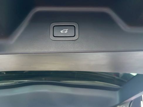 Used 2016 Land Rover Range Rover HSE image 34