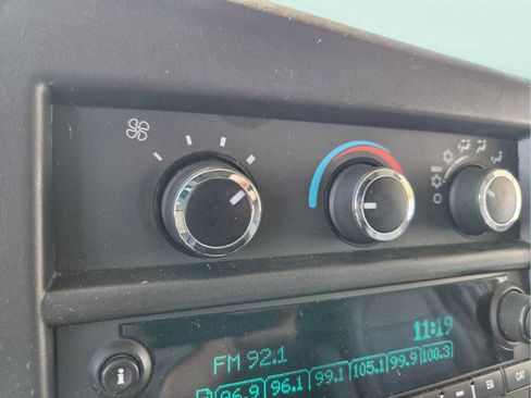 Used 2019 Chevrolet Express 2500 w/ Driver Convenience Package image 27