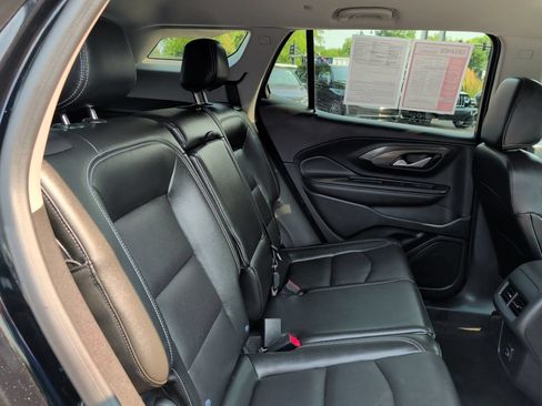 Used 2024 GMC Terrain SLT AWD/4WD image 35