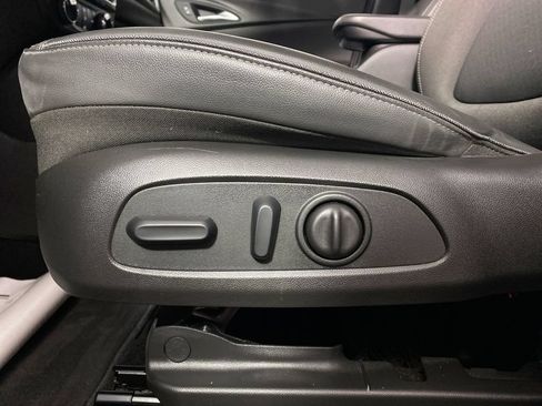 Certified 2024 Buick Encore GX Preferred w/ Comfort Package FWD image 12