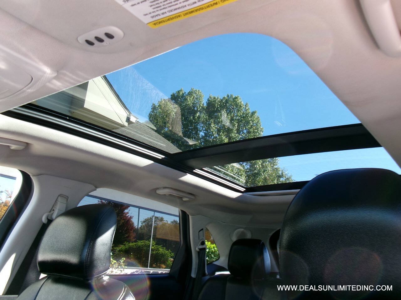 Used 2016 Ford Edge Titanium AWD/4WD image 17