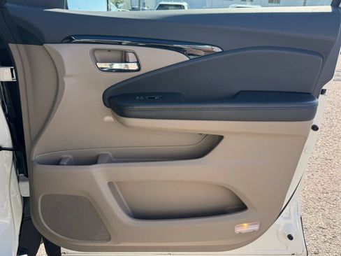 Used 2017 Honda Pilot Elite image 23