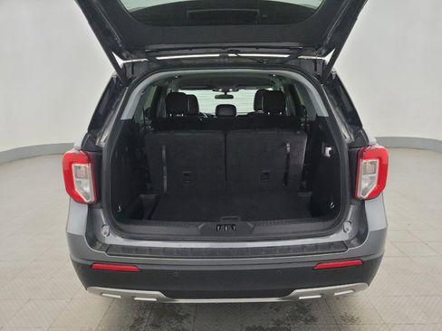 Used 2024 Ford Explorer XLT w/ Equipment Group 202A image 29