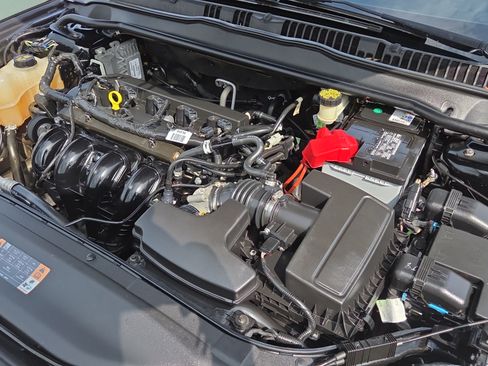 Used 2017 Ford Fusion SE w/ Equipment Group 201A FWD image 21
