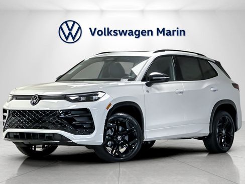 New 2026 Volkswagen Tiguan SE R-Line image 1