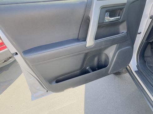 Used 2022 Toyota 4Runner SR5 Premium image 14