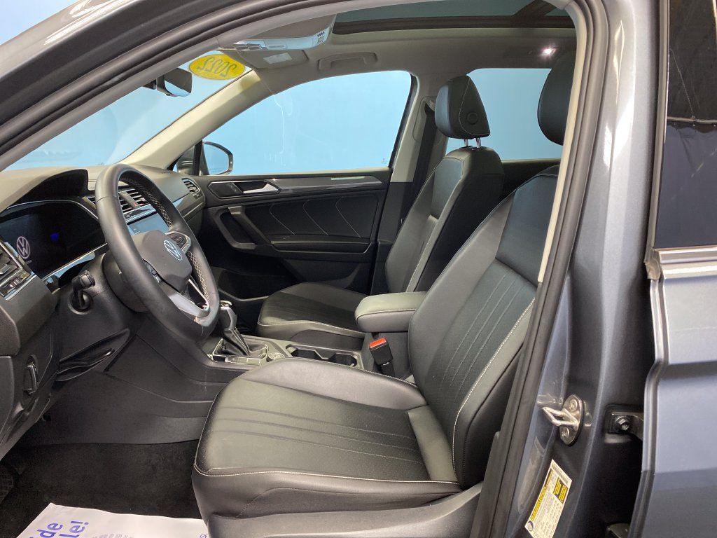 Used 2022 Volkswagen Tiguan SE AWD/4WD image 9