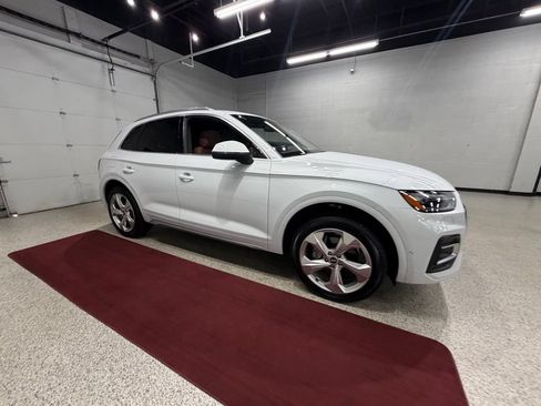 Used 2021 Audi Q5 Prestige w/ Prestige Package AWD/4WD image 10