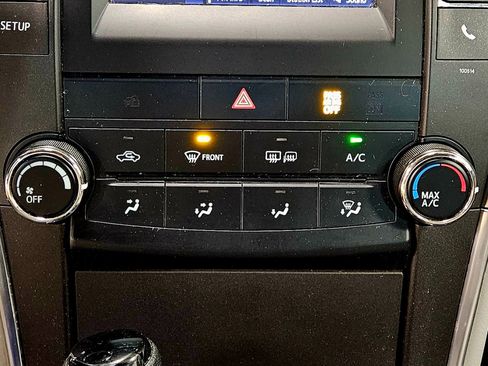 Used 2017 Toyota Camry LE image 21