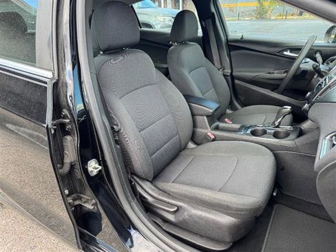 Used 2018 Chevrolet Cruze LT w/ Convenience Package image 13