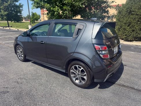 Used 2018 Chevrolet Sonic LT FWD image 3