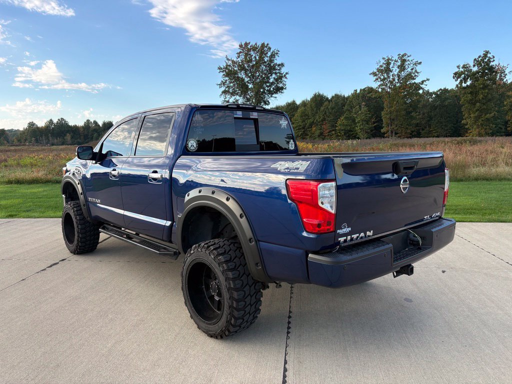 Used 2017 Nissan Titan SL AWD/4WD image 4
