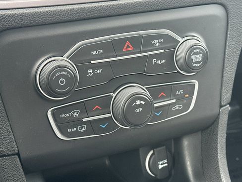 Certified 2023 Dodge Charger SXT image 19