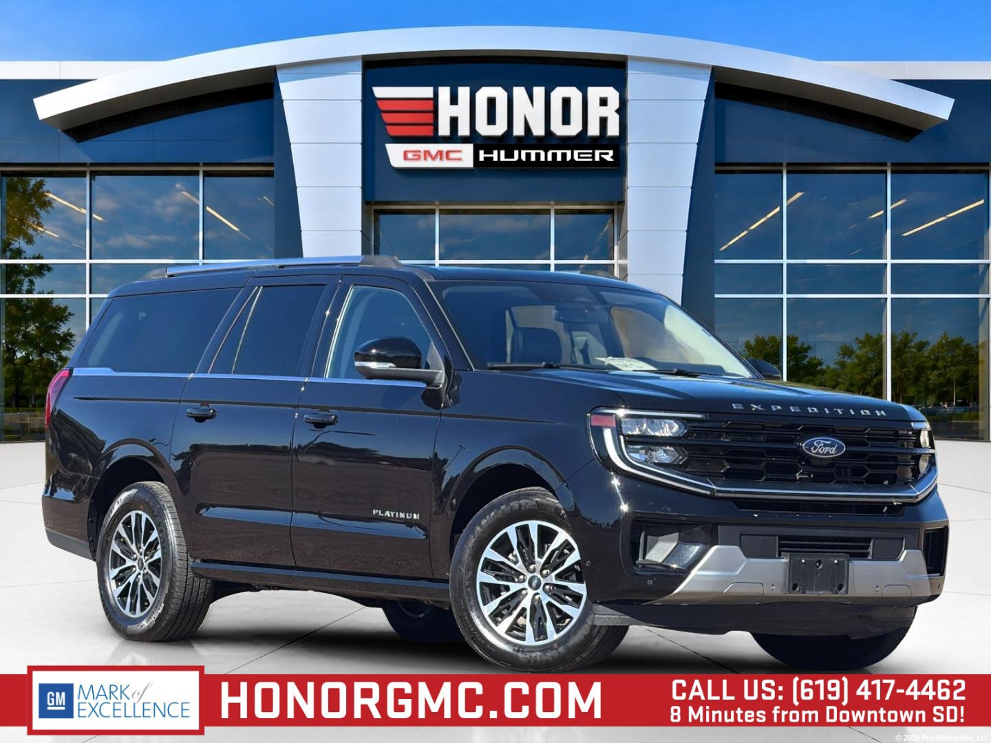 Used 2025 Ford Expedition Max Platinum AWD/4WD image 1