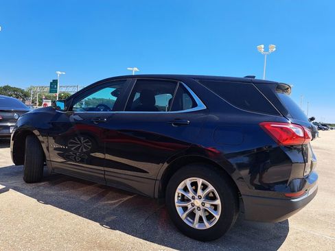 Used 2021 Chevrolet Equinox LT FWD image 2