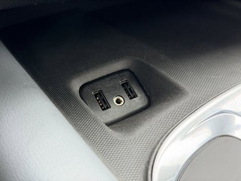 Used 2019 Buick Enclave Essence image 16