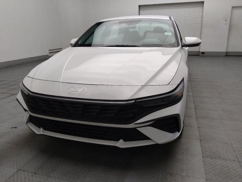 Used 2025 Hyundai Elantra SE w/ Cargo Package FWD image 15