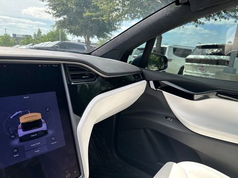 Used 2019 Tesla Model X Long Range AWD/4WD image 25