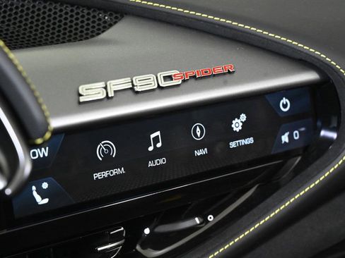 Used 2022 Ferrari SF90 Spider image 16