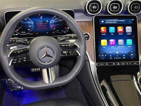 Used 2026 Mercedes-Benz GLC 300 4MATIC image 25