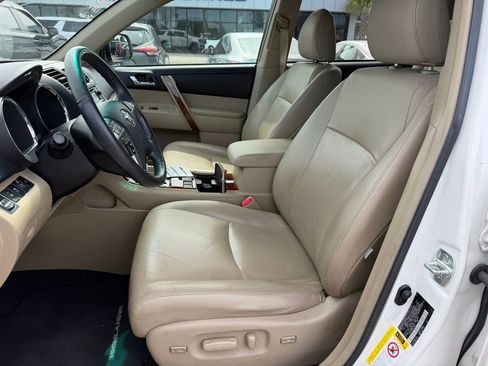 Used 2013 Toyota Highlander Limited FWD image 9