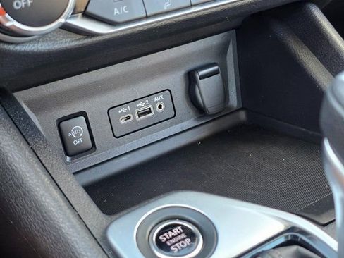 Used 2024 Nissan Sentra SV image 24