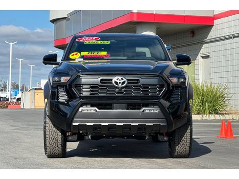 New 2025 Toyota Tacoma TRD Off-Road image 9