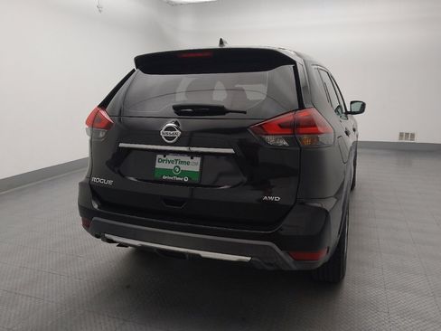 Used 2018 Nissan Rogue S AWD/4WD image 7