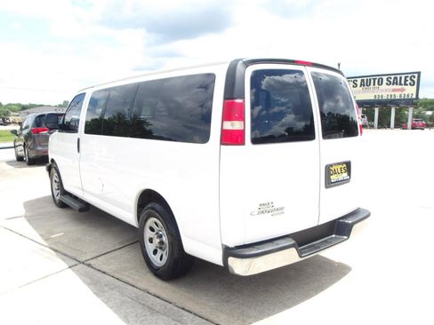 Used 2014 Chevrolet Express 1500 LT w/ LT Preferred Equipment Group RWD image 14
